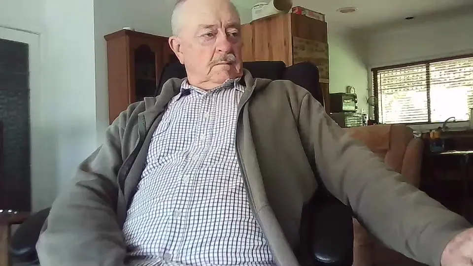 Offline robert_51xx on Cam4