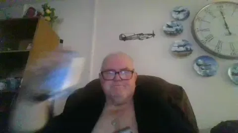 Freechat robinal on Cam4