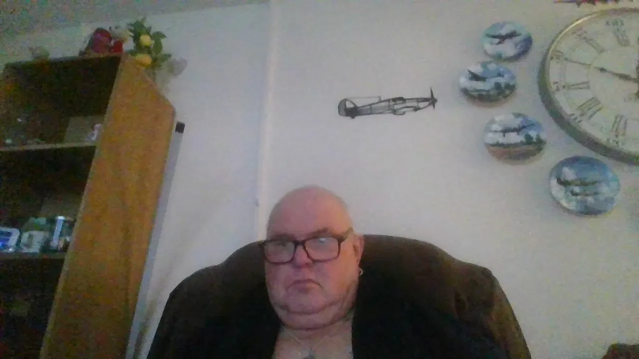 Freechat robinal on Cam4