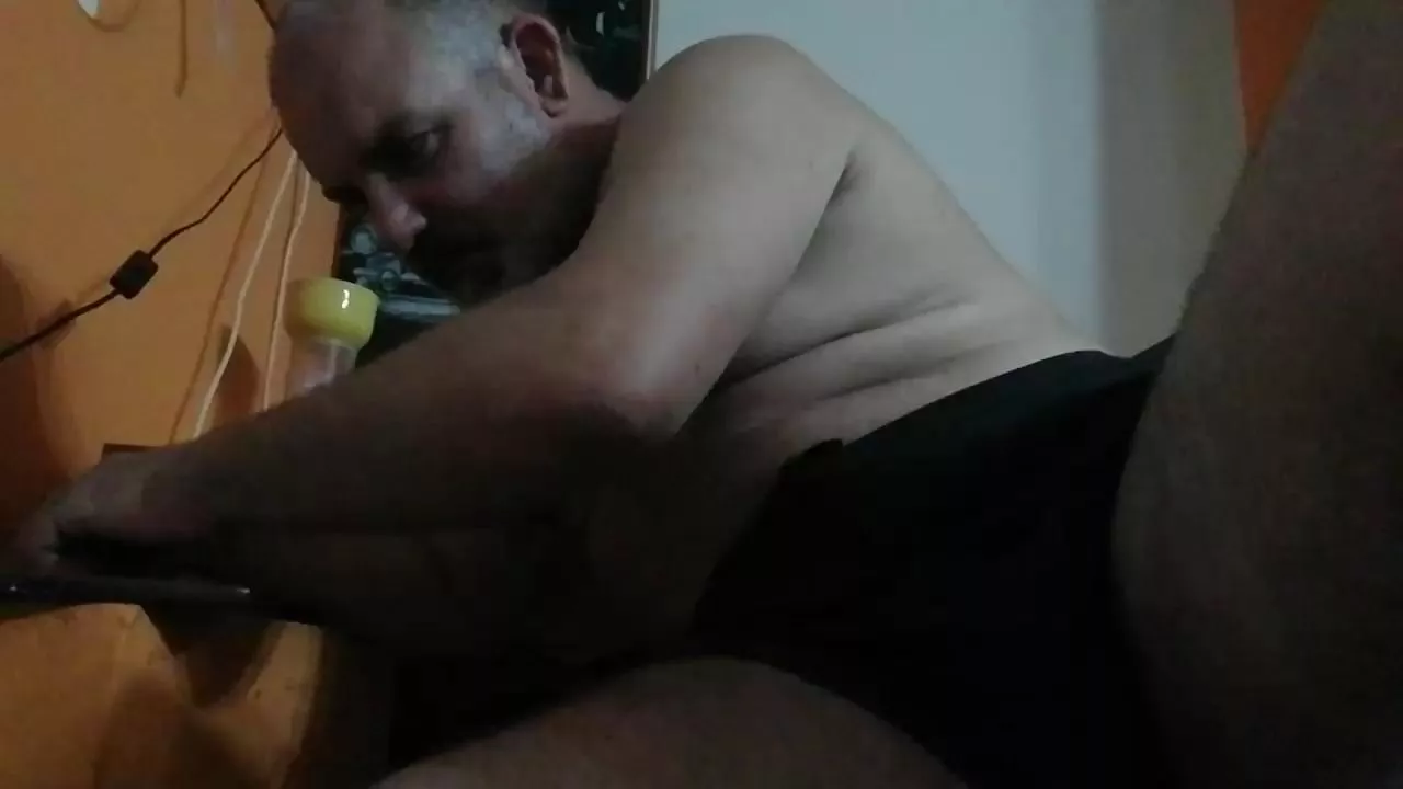 Offline rosamelah on Cam4