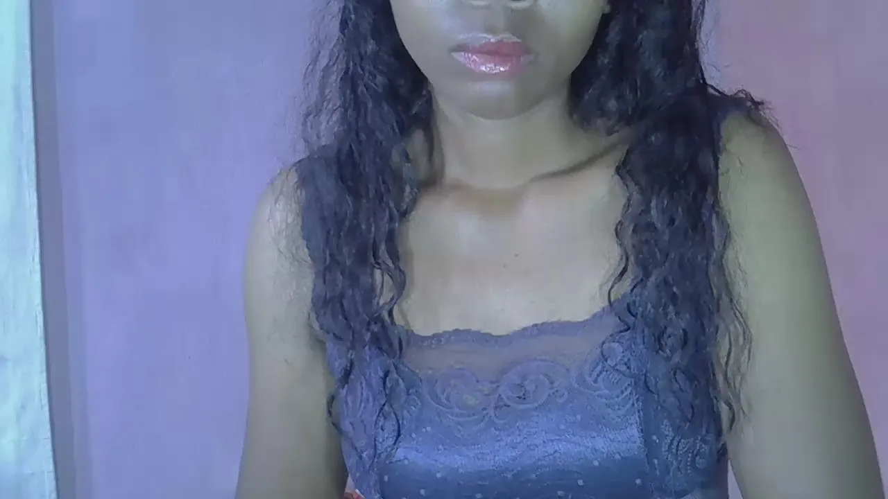 Freechat rose_h on Cam4