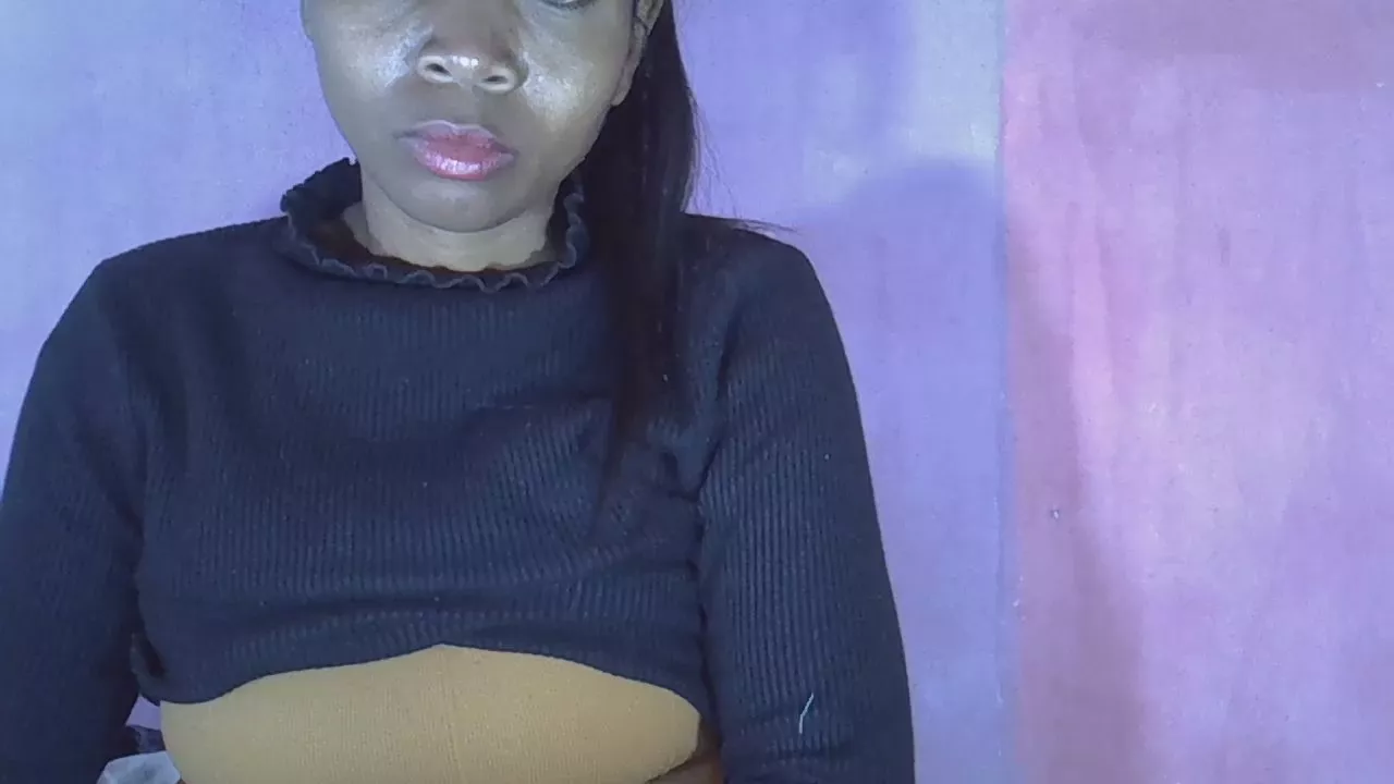 Freechat rose_h on Cam4