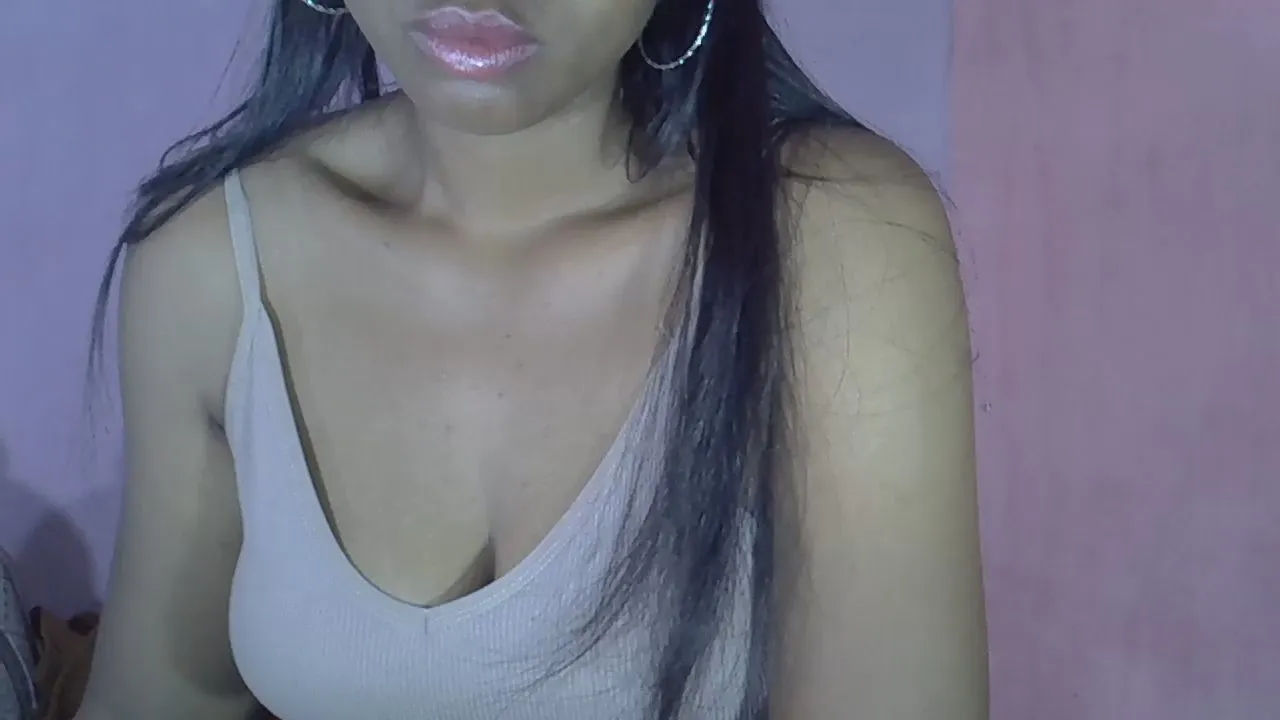 Freechat rose_h on Cam4