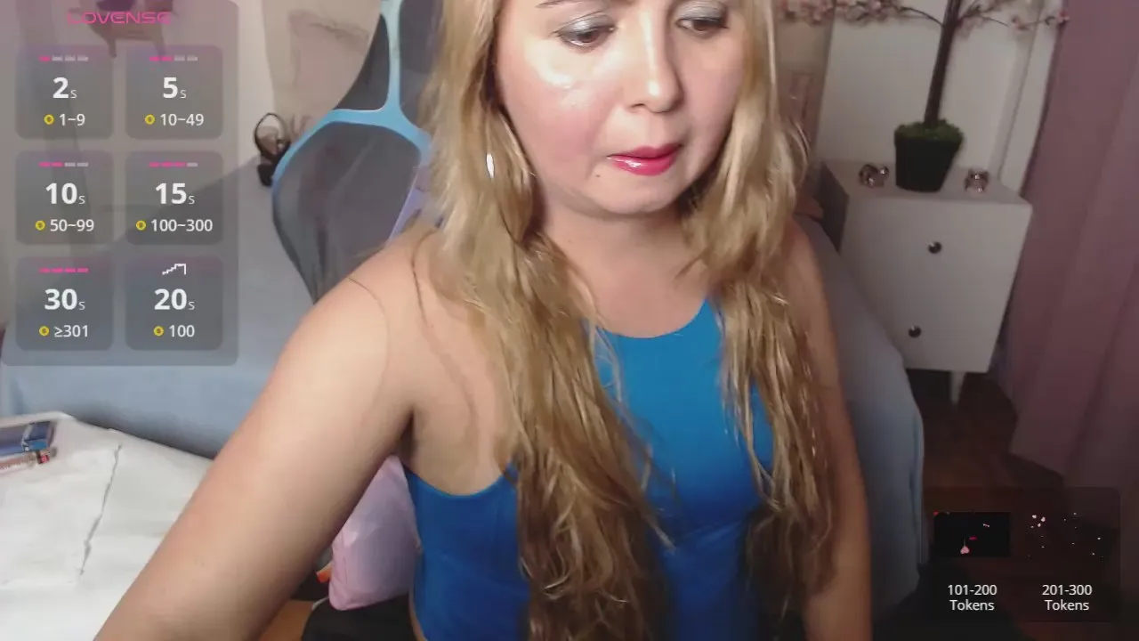 Offline Rose_meyer on Cam4