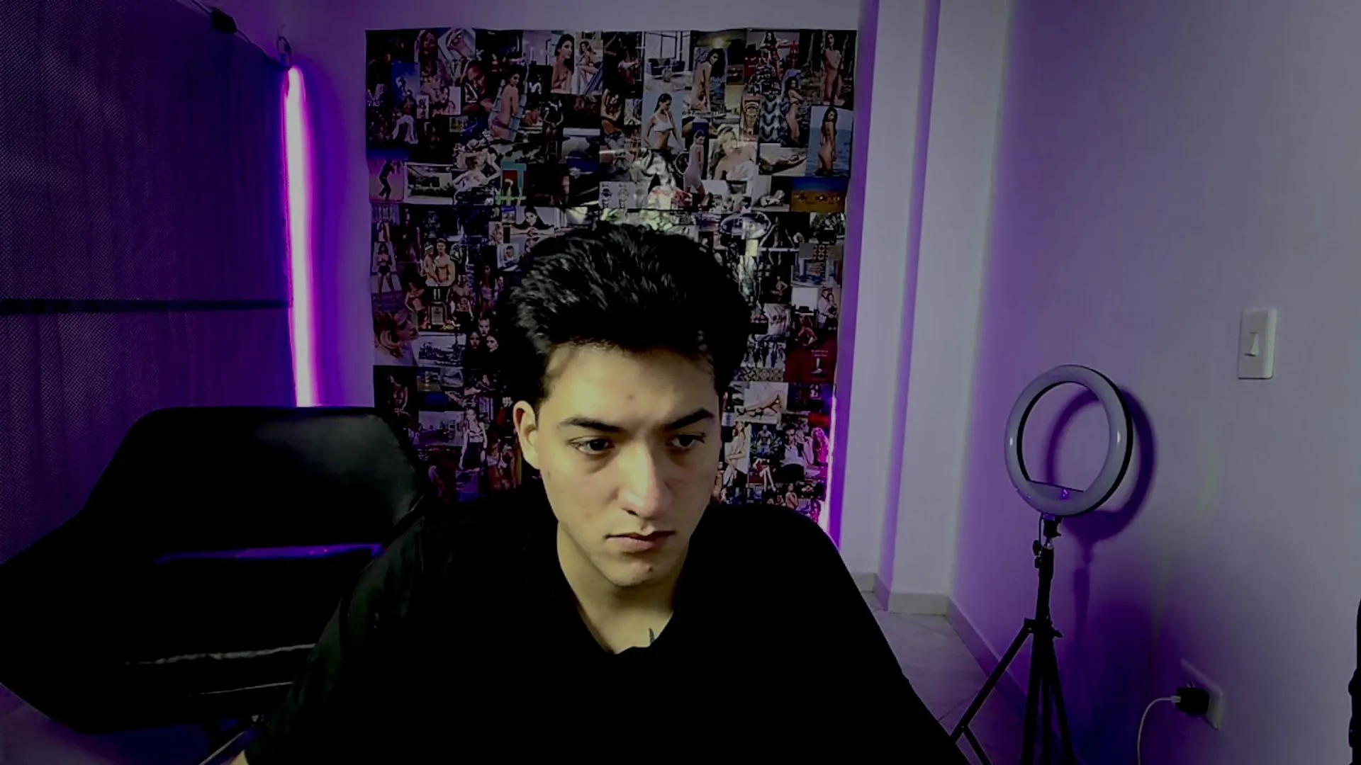 Offline RoseandViktor23 on Cam4