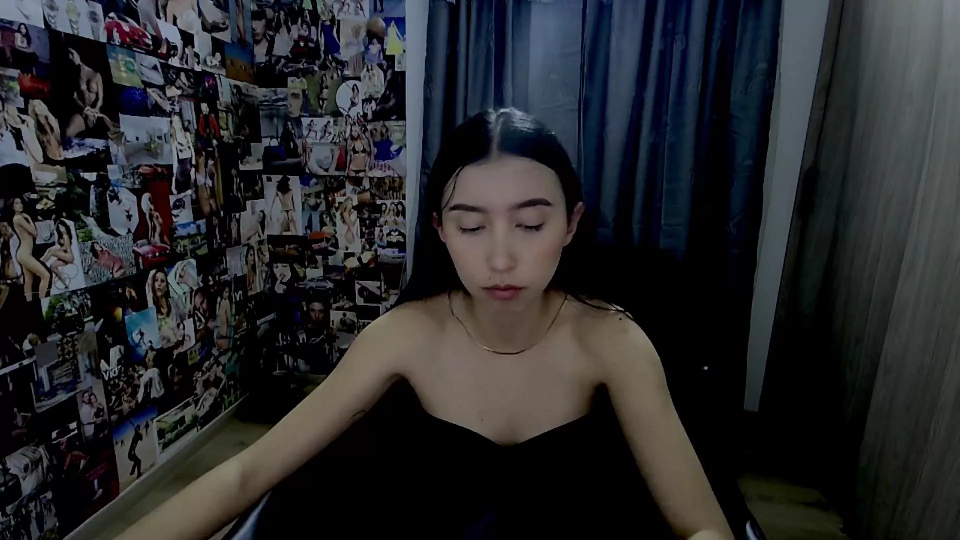 Offline RoseandViktor23 on Cam4