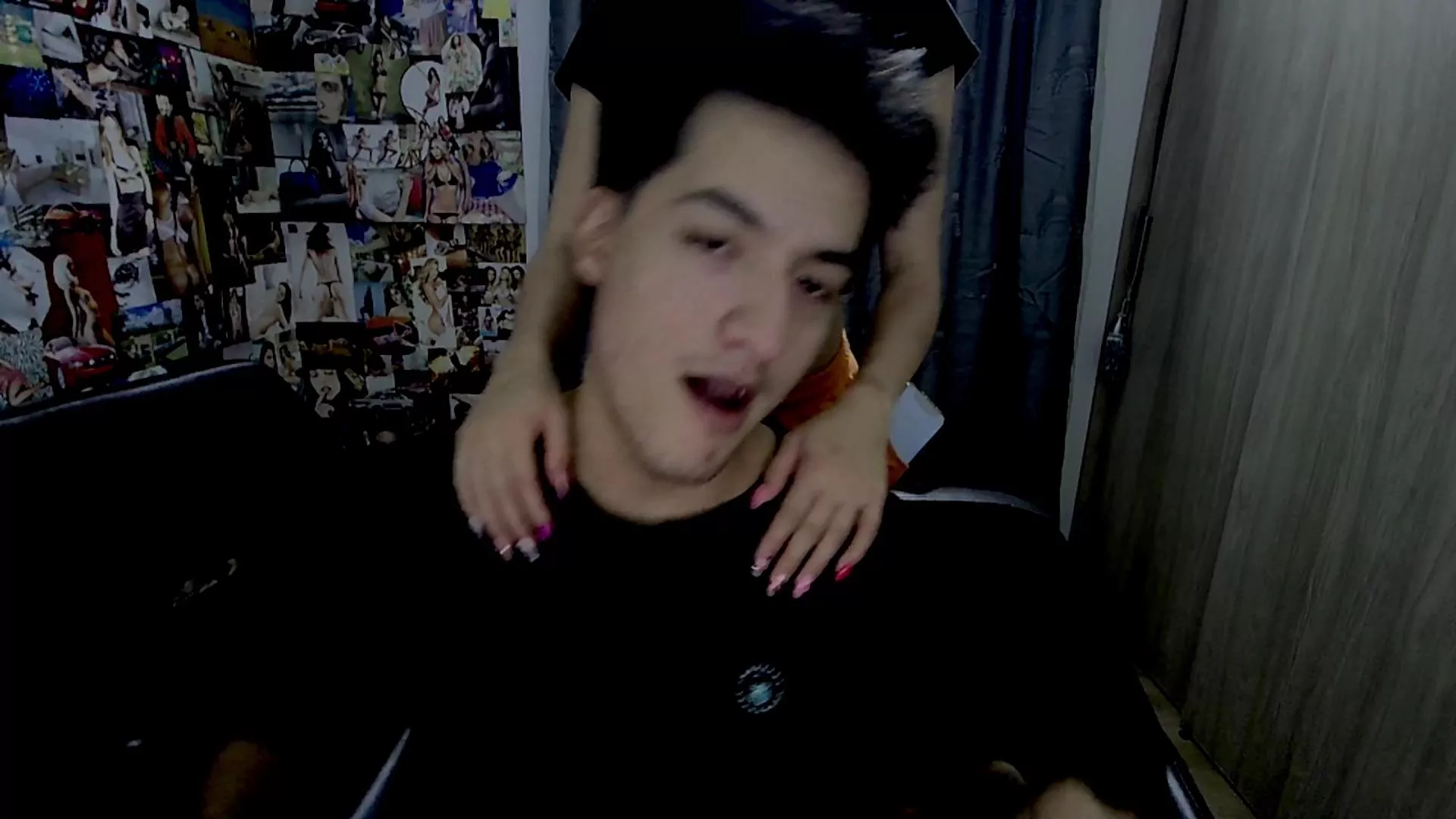 Offline RoseandViktor23 on Cam4