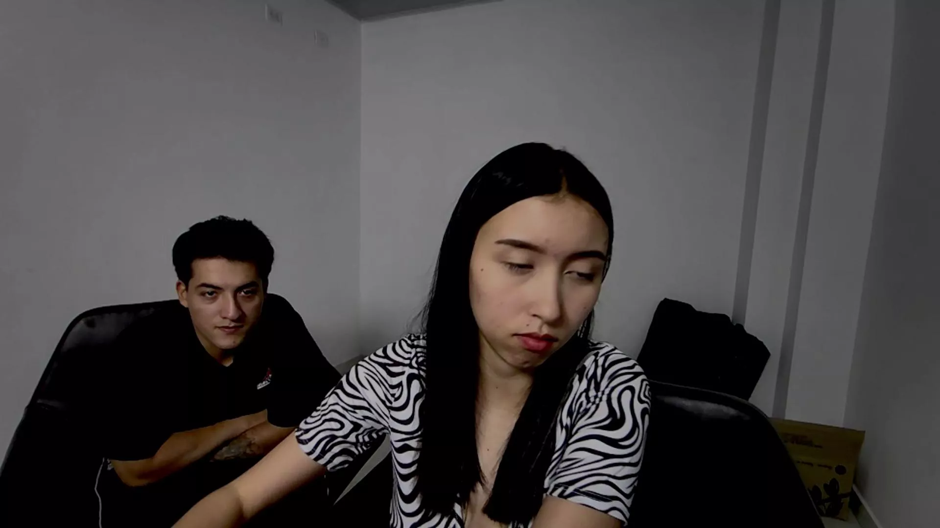 Offline RoseandViktor23 on Cam4