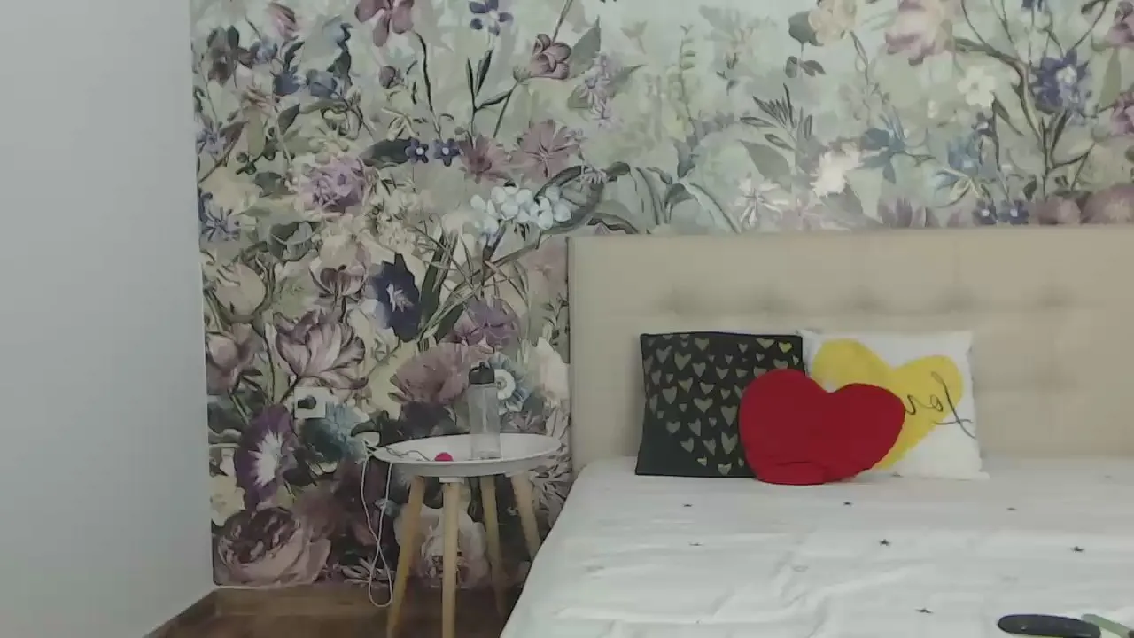 Freechat RoseDiamond06 on Cam4