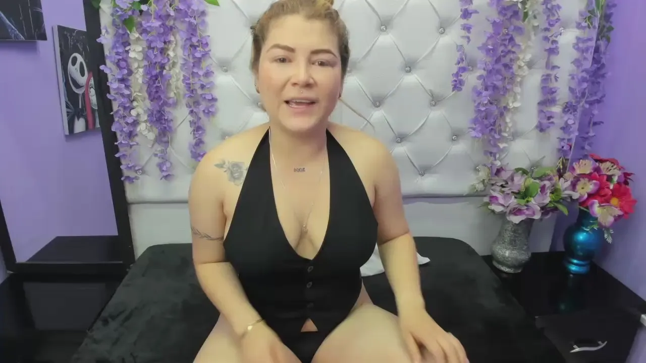 Offline roselyn_arnold_ on Cam4