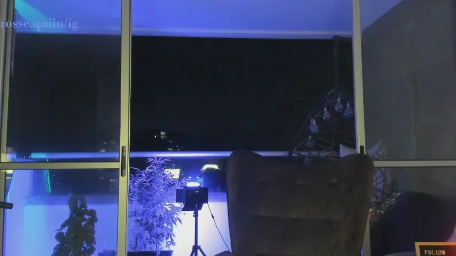 Offline rossaquenn on Cam4