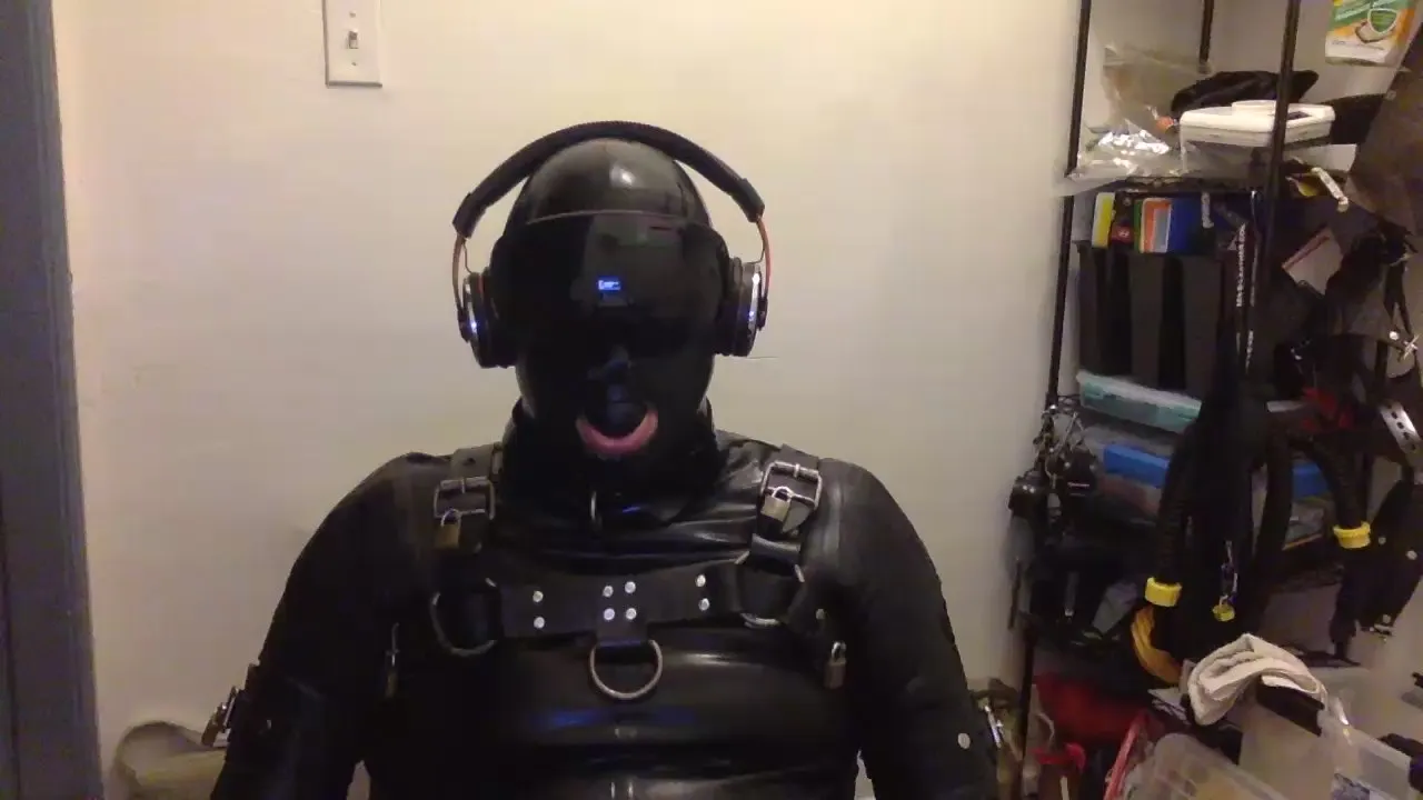 Offline Rubber_faggot on Cam4