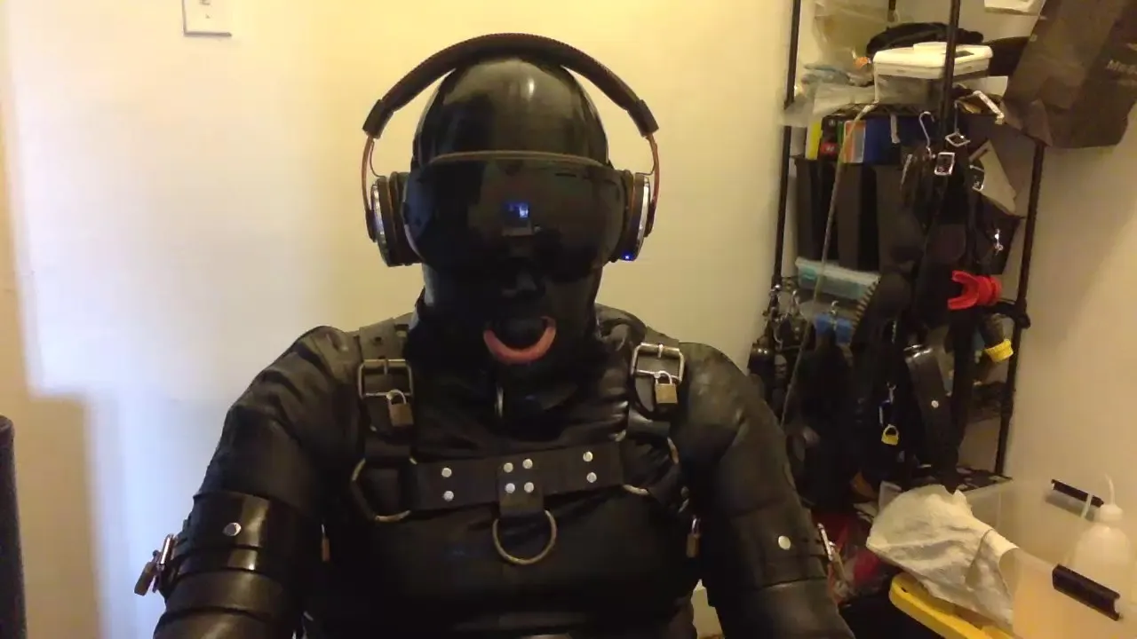 Offline Rubber_faggot on Cam4