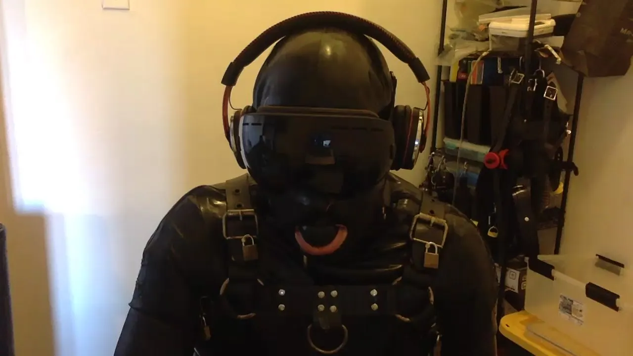 Offline Rubber_faggot on Cam4