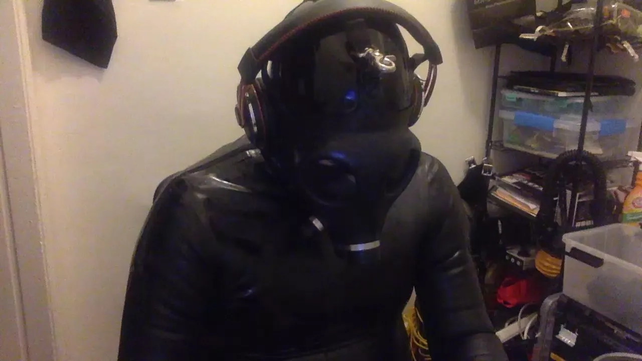 Offline Rubber_faggot on Cam4