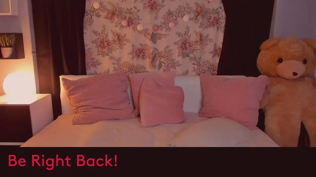 Offline RubiReed on Cam4