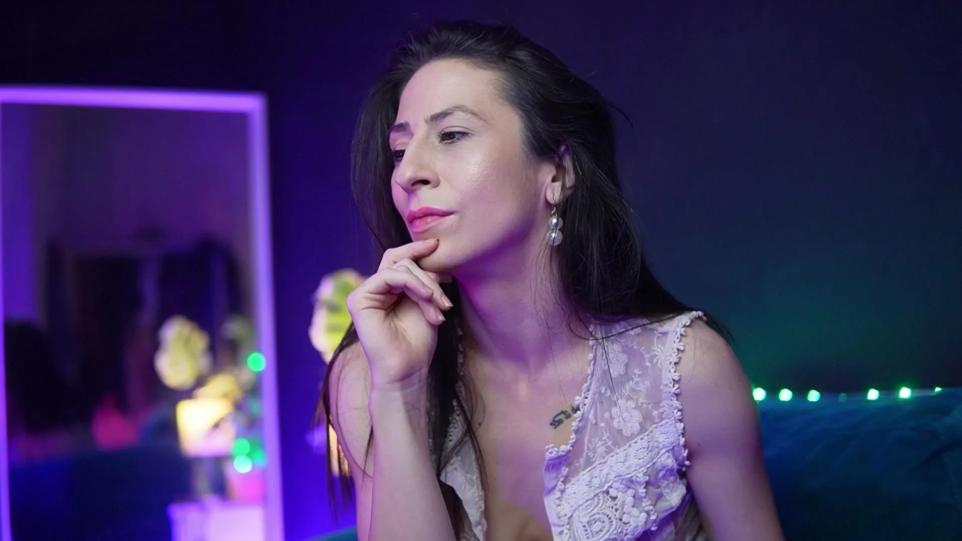 Offline RubyRosa on Cam4