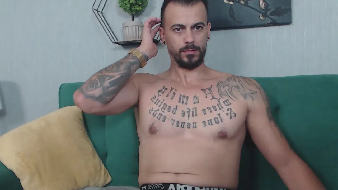 Offline RyanVibe on Cam4