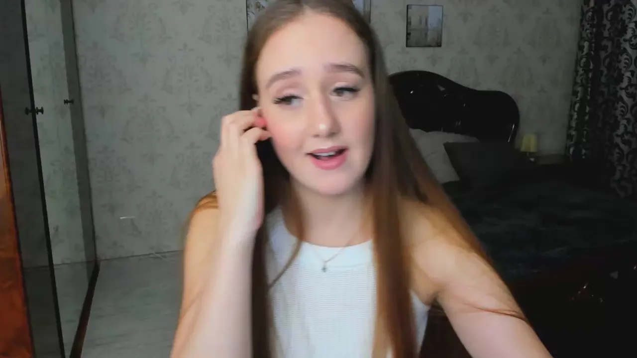 Offline SabrinaCandi on Cam4