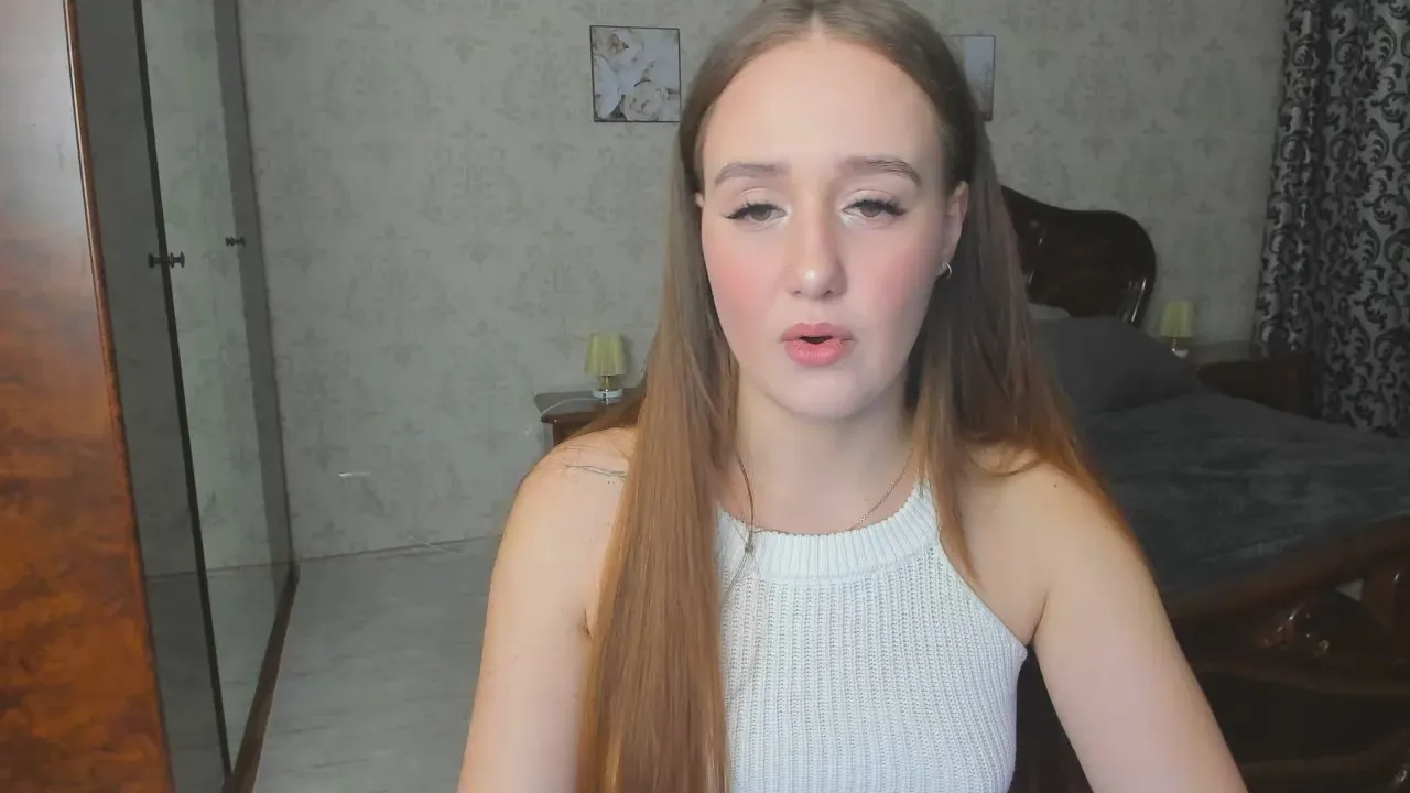 Offline SabrinaCandi on Cam4