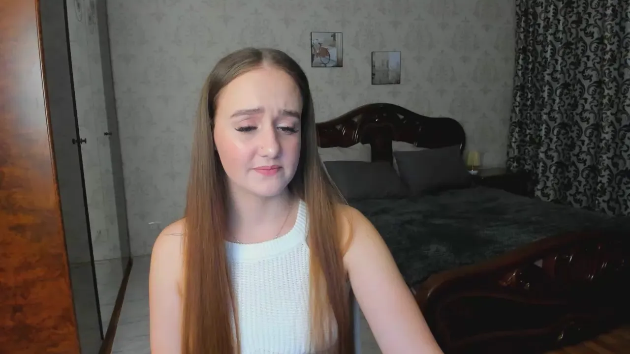 Offline SabrinaCandi on Cam4