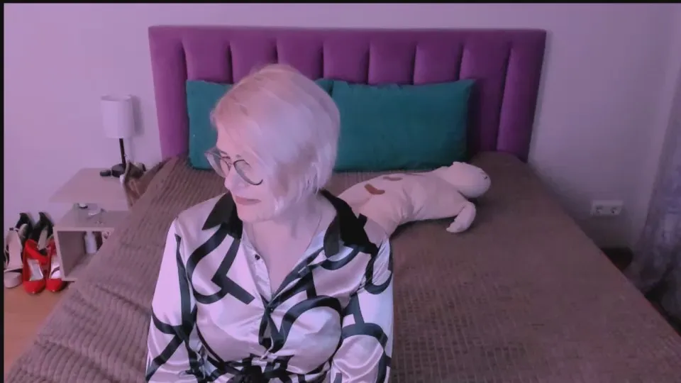 Offline sabrinamac on Cam4