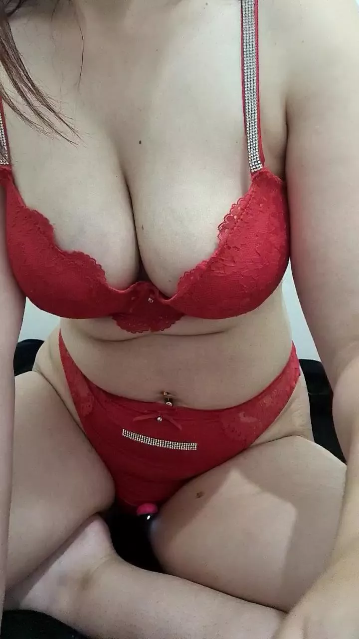 Offline Sandraaaxxx on Cam4