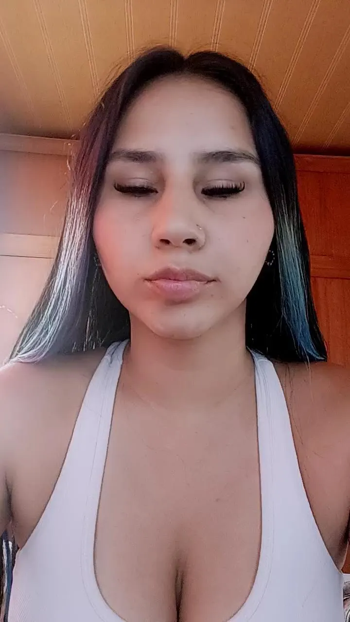 Freechat sara_jonnes on Cam4