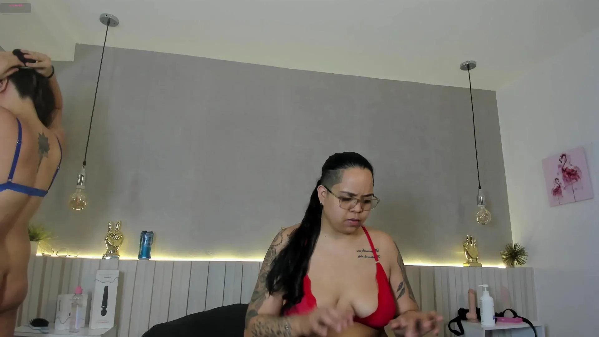 Offline saraandelliee on Cam4