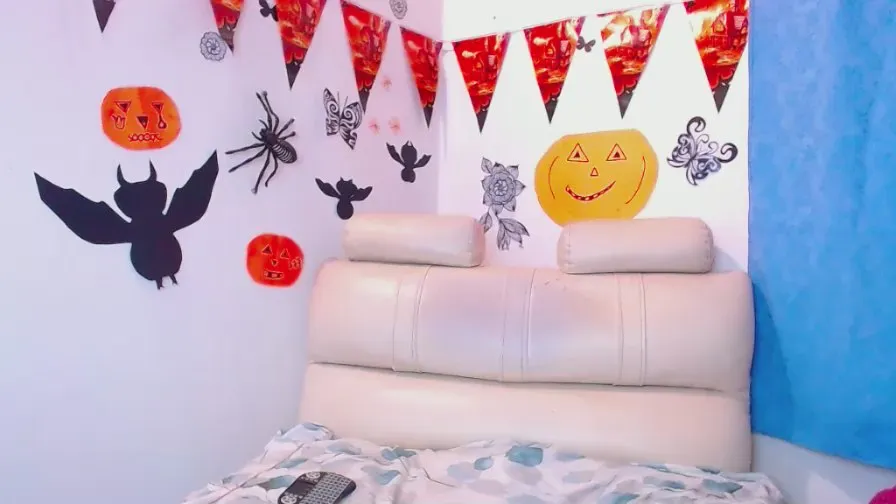 Freechat sarabigcock1 on Cam4