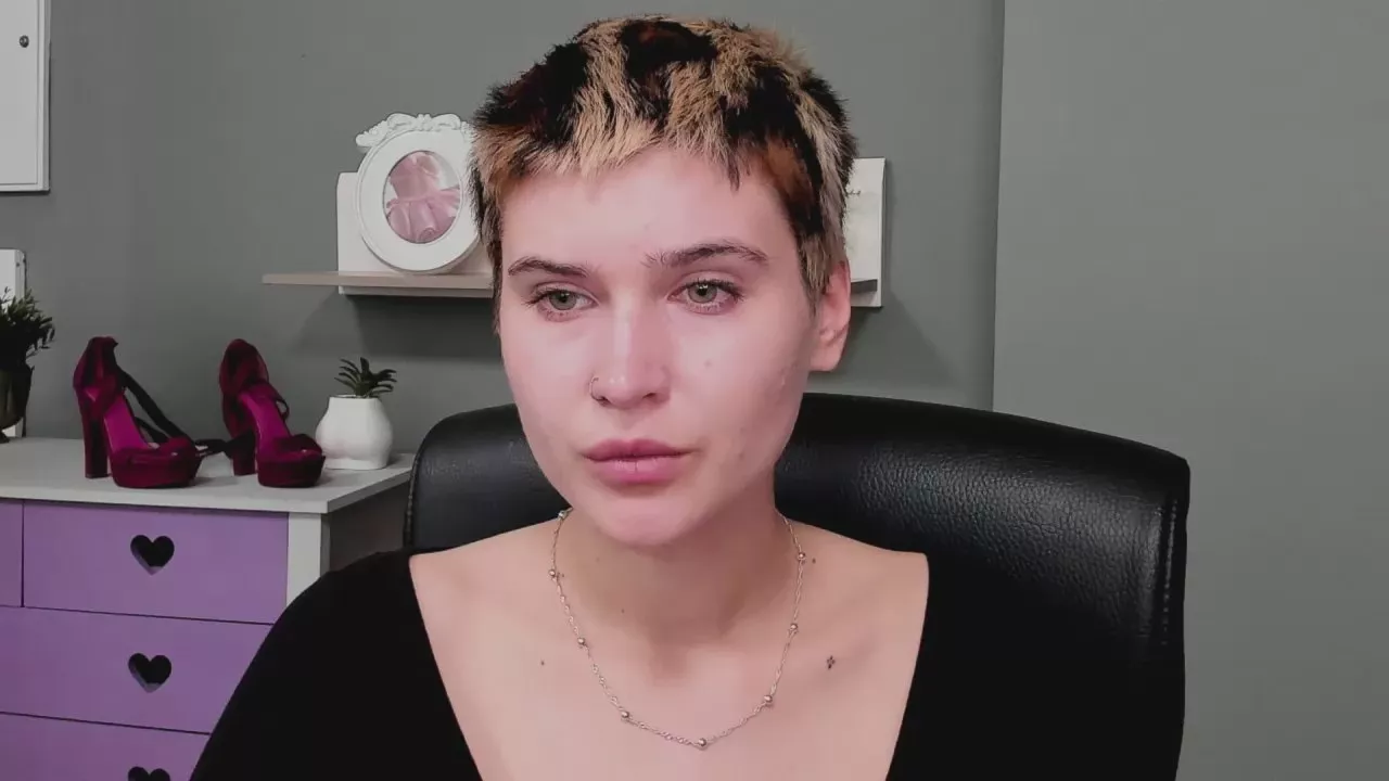 Offline sarah_delight on Cam4