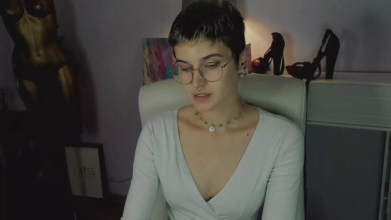 Offline sarah_delight on Cam4