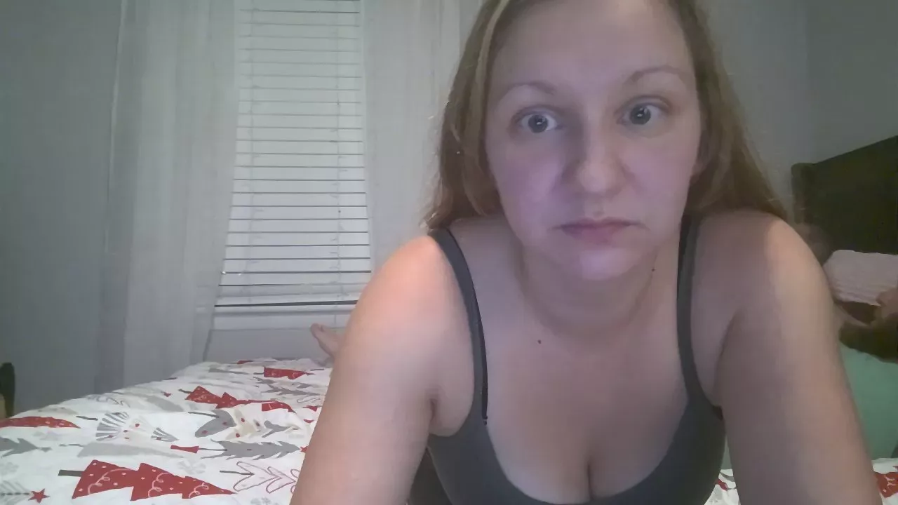 Offline sarahxsiren62 on Cam4