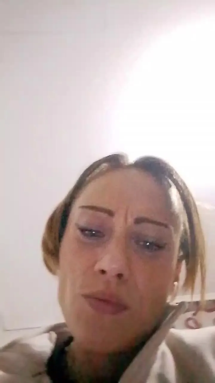 Saretta23 — Freechat on Cam4