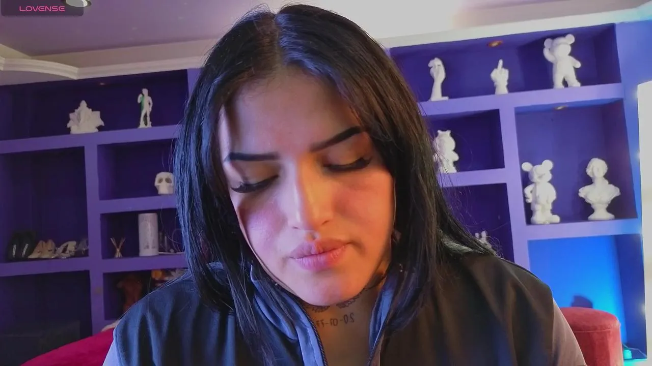 Freechat sari_belle on Cam4