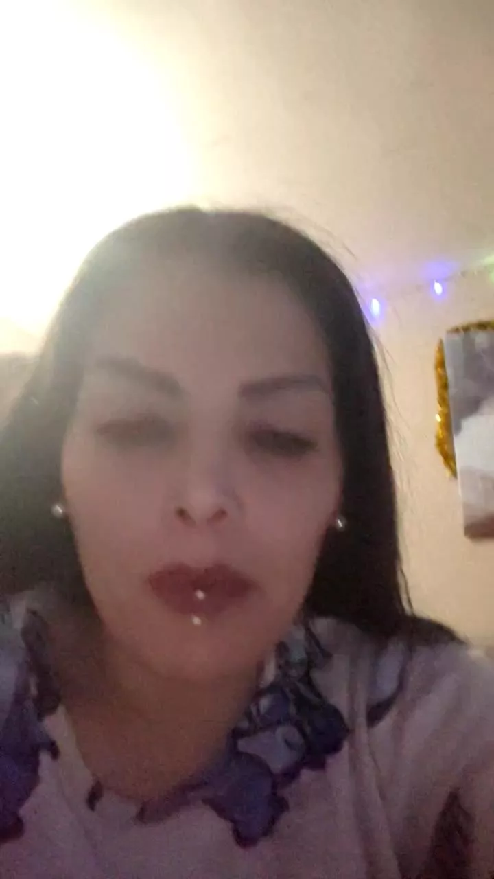 Offline Sarita_lamorena on Cam4