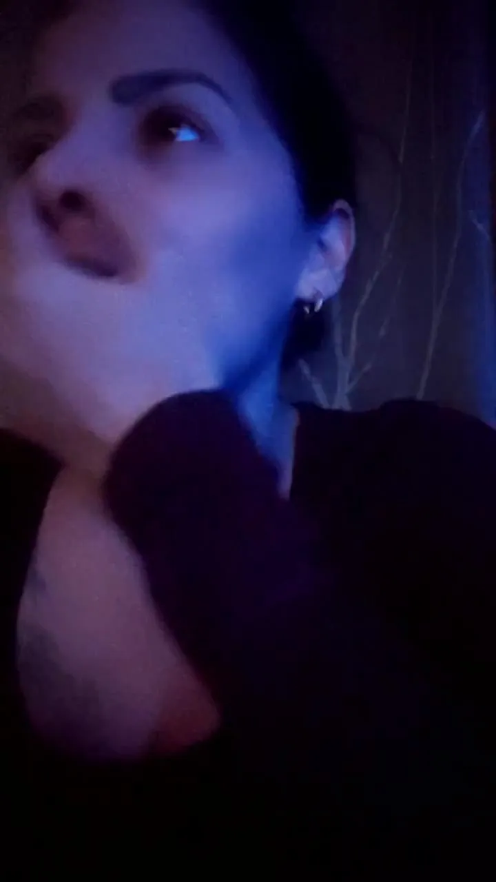 Offline Sarita_lamorena on Cam4