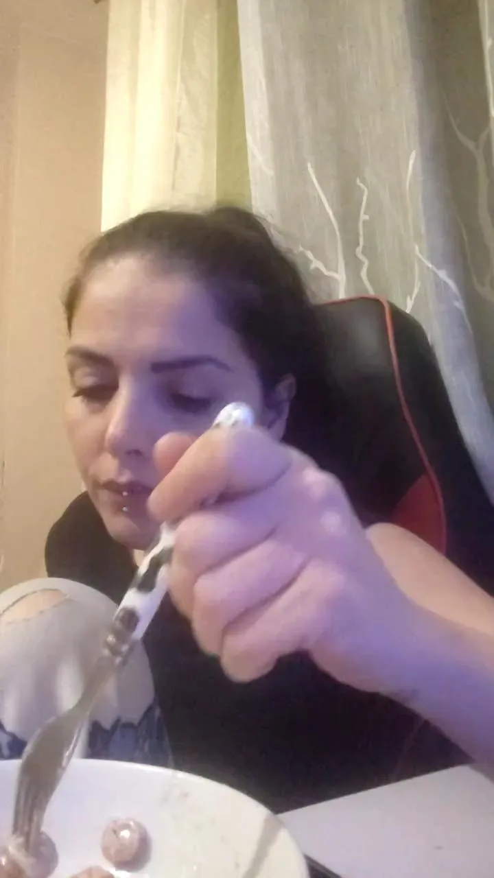 Offline Sarita_lamorena on Cam4