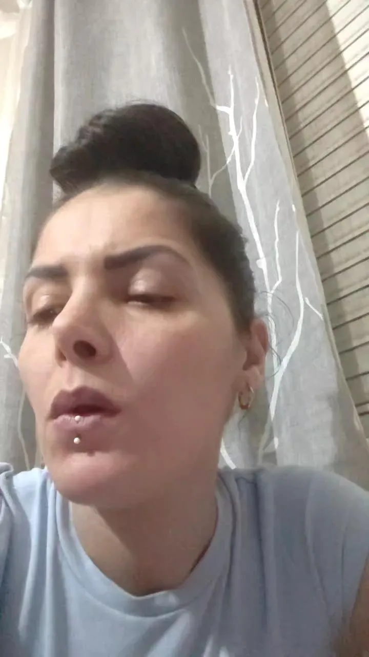 Offline Sarita_lamorena on Cam4