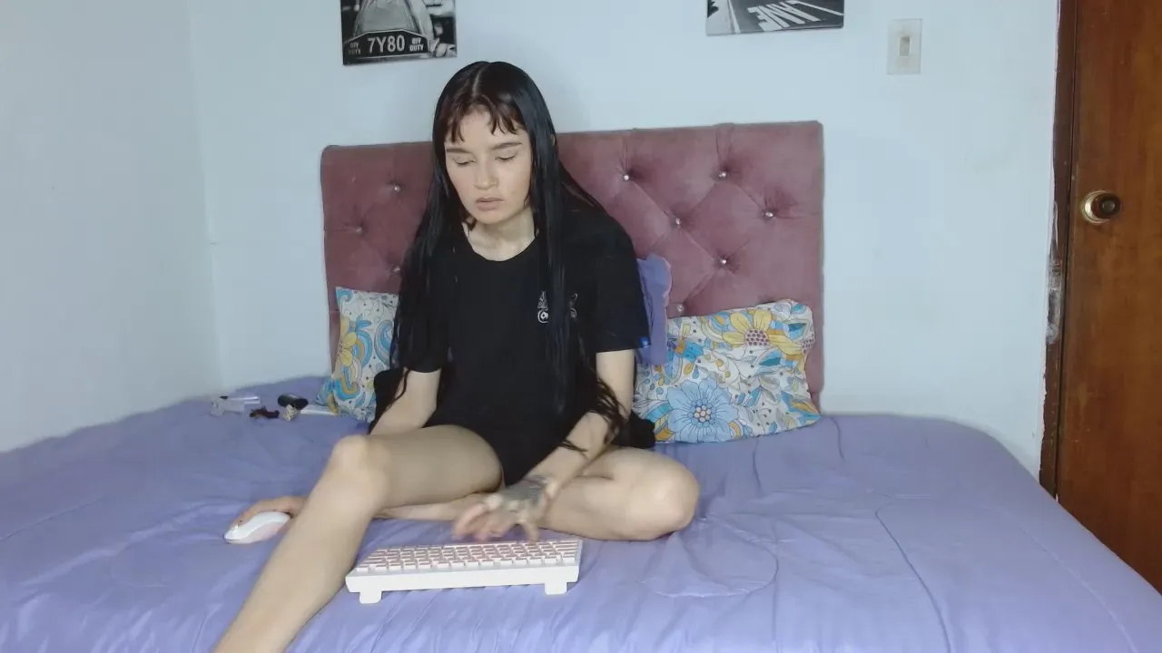 Offline saritaa_luxury on Cam4