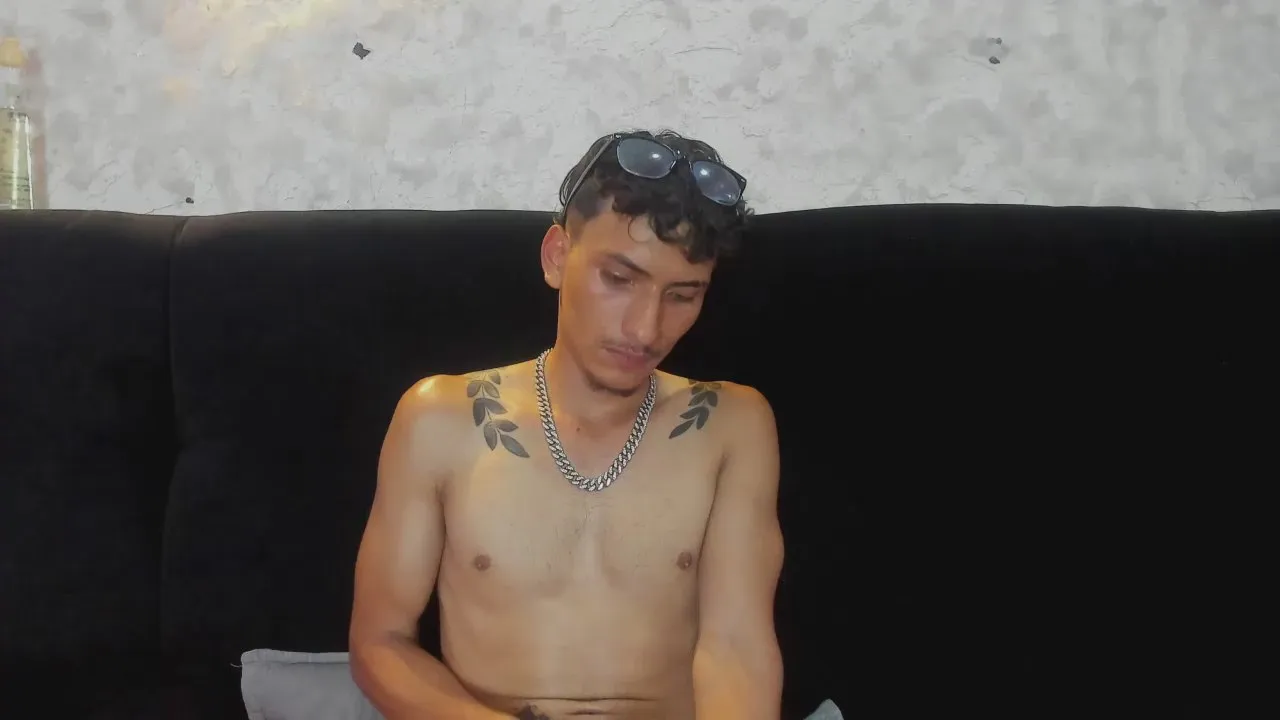 Offline SavageLover_ on Cam4