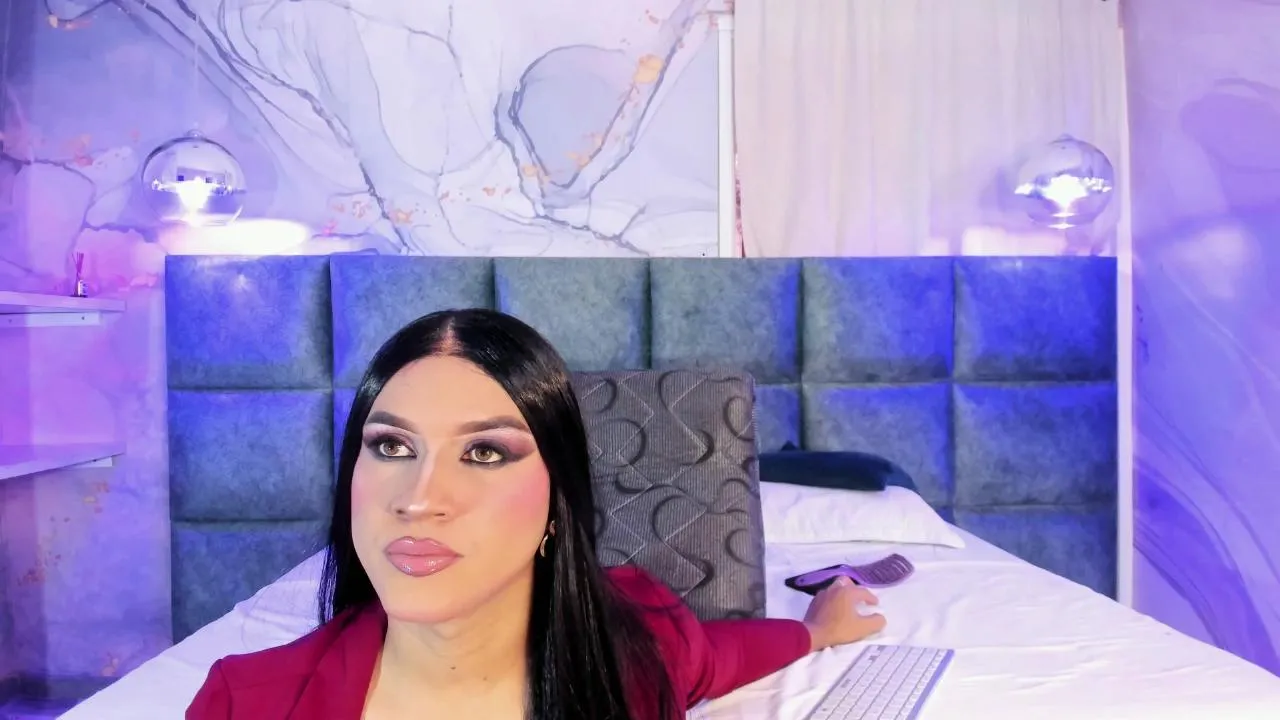 Offline Scarleett_22 on Cam4