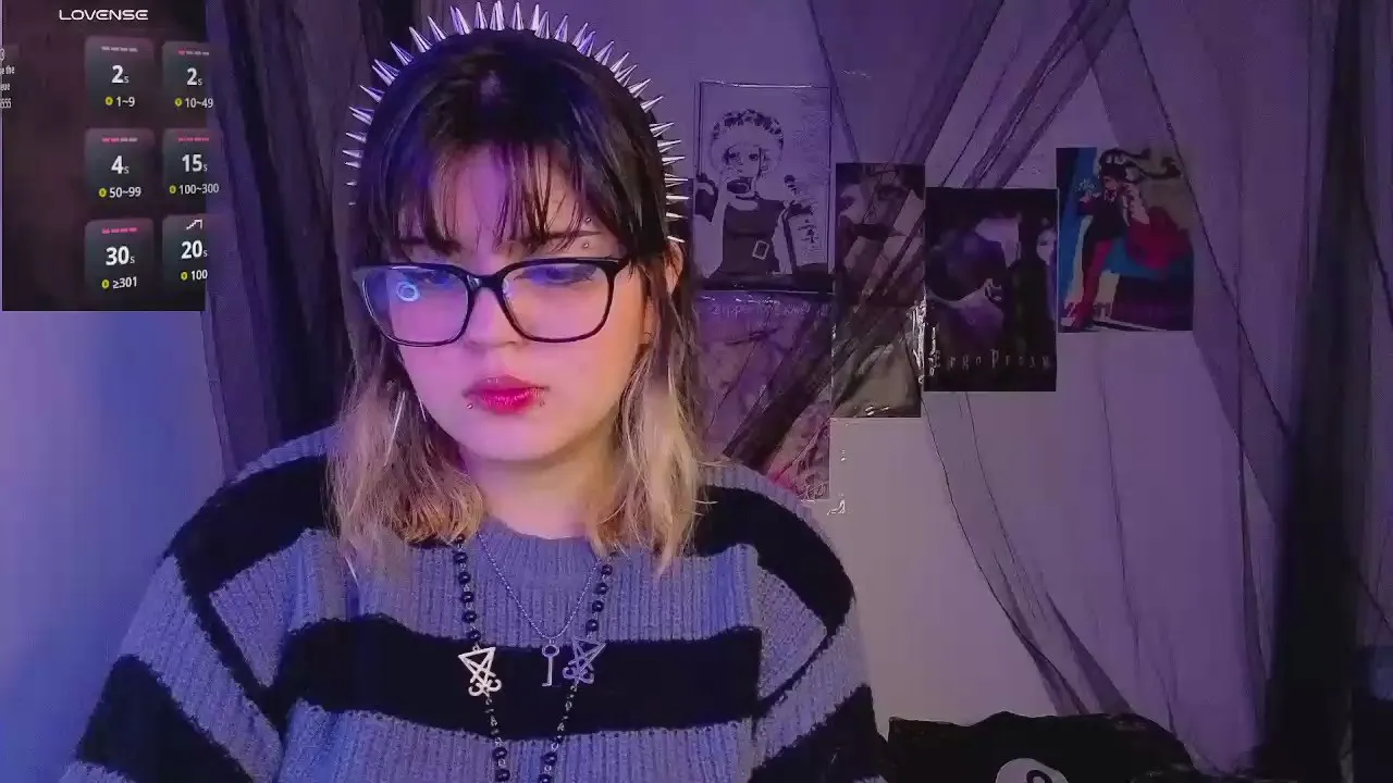 Offline Scarleth_shadow on Cam4