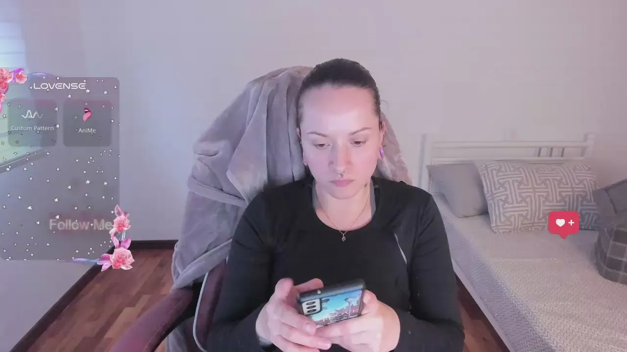 Offline scarletsam on Cam4