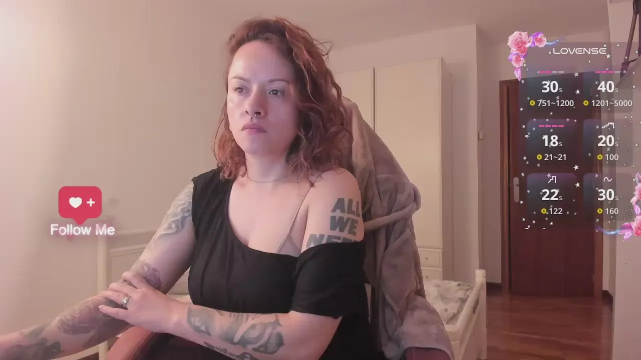 Offline scarletsam on Cam4