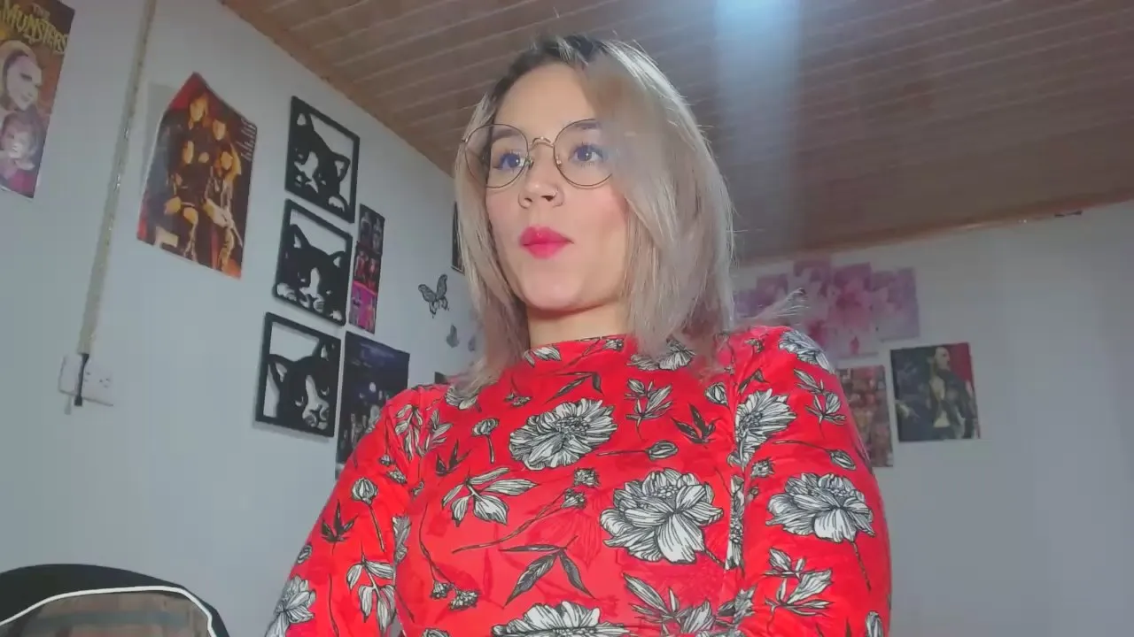 Offline scarlett_rouse on Cam4