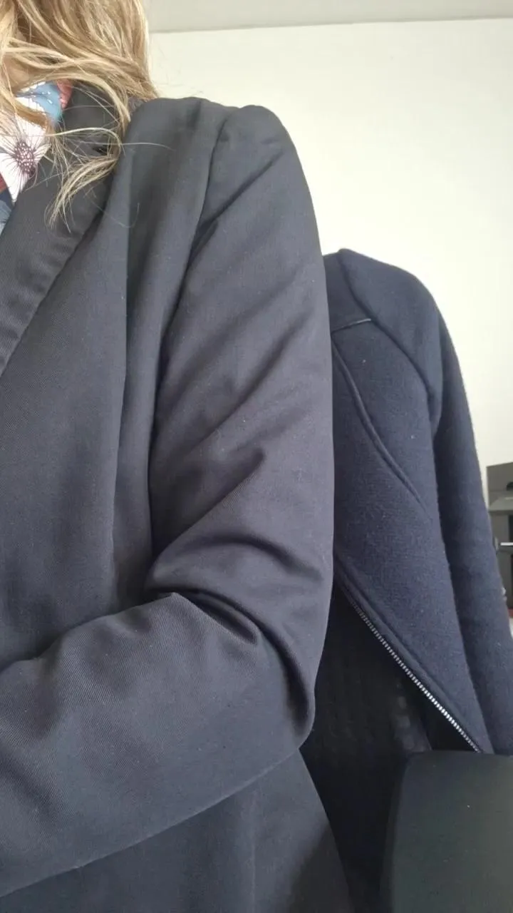 Offline Secretairenue on Cam4