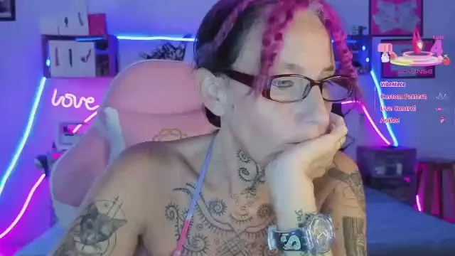 Offline SelvaggiaCaribe on Cam4