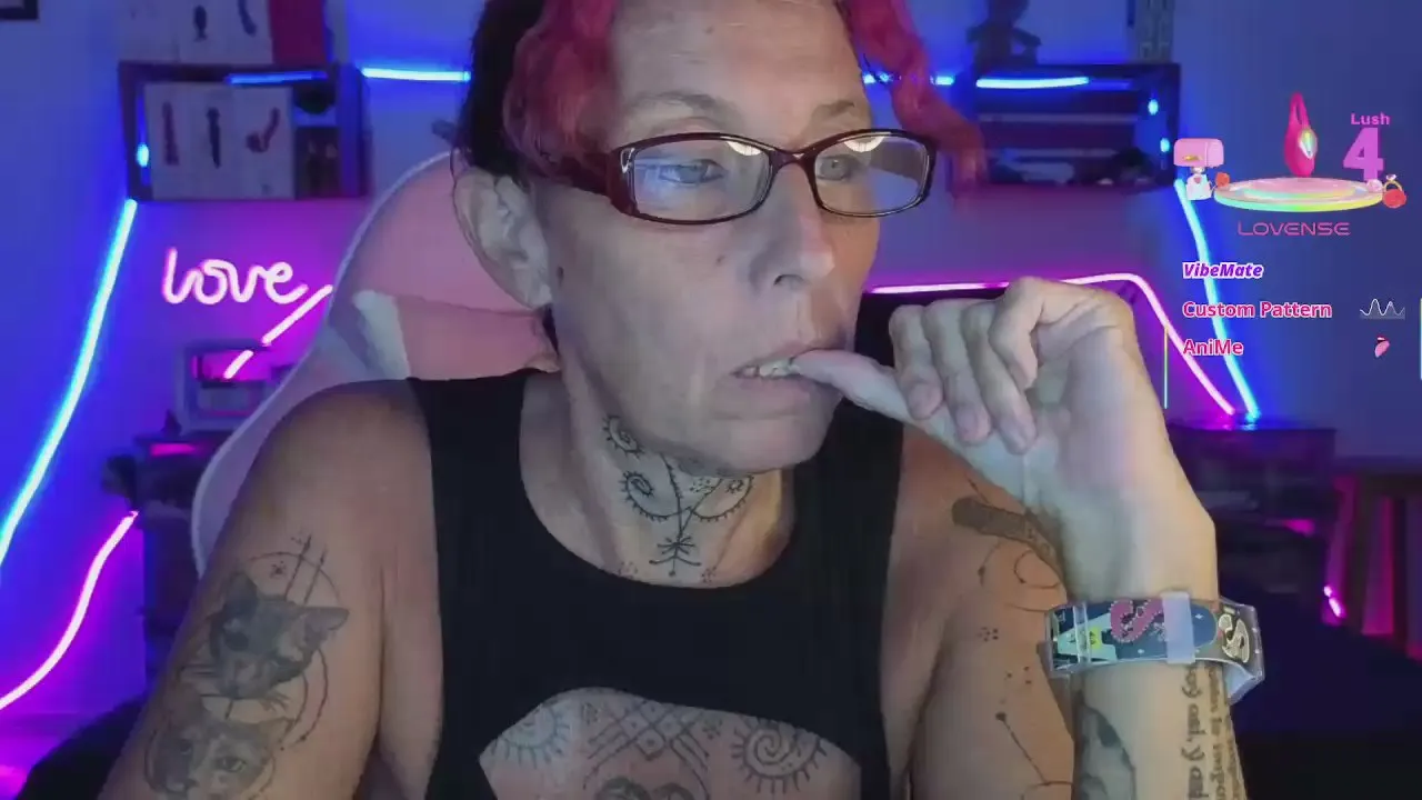 Offline SelvaggiaCaribe on Cam4