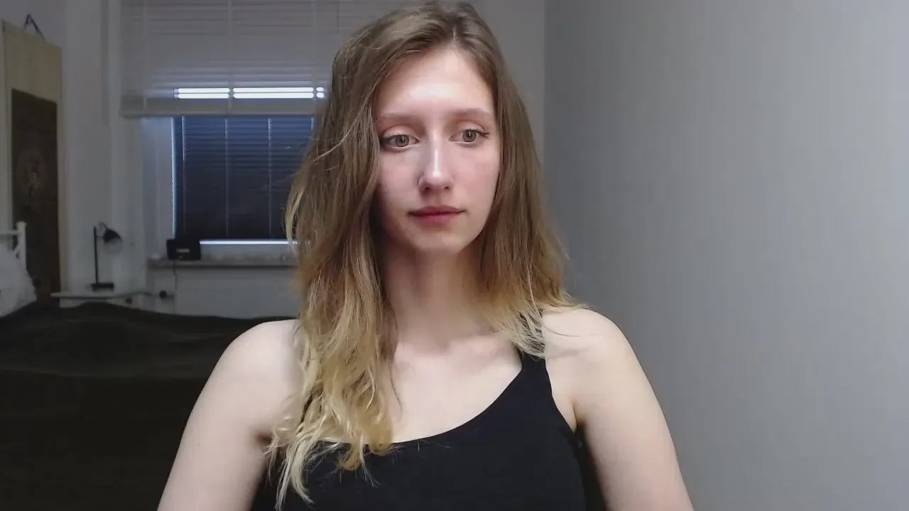 Offline sensual_Luna on Cam4